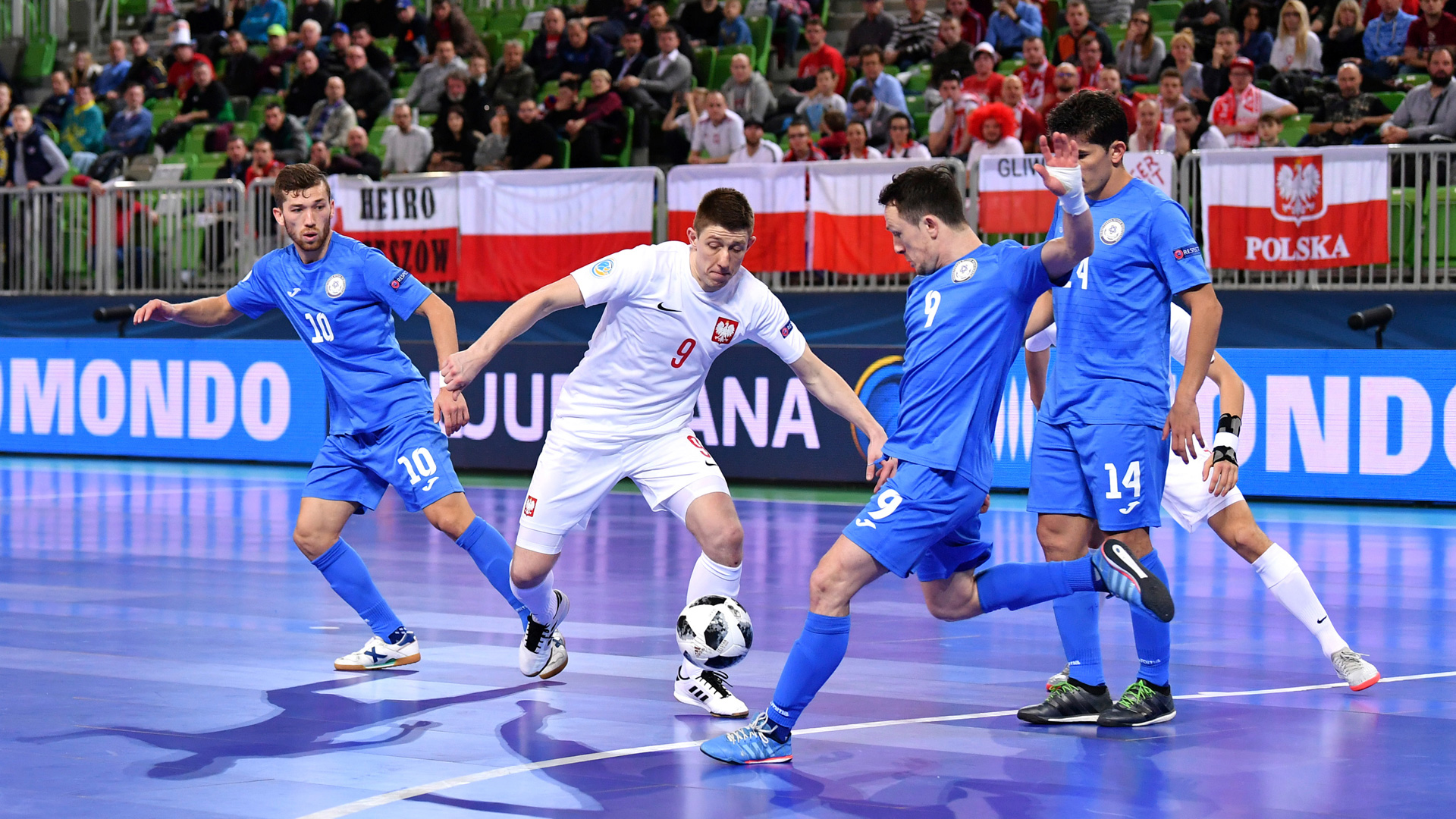 大博阿滕：我去巴萨得征得梅西的同意；夸他是谎言我喜欢C罗