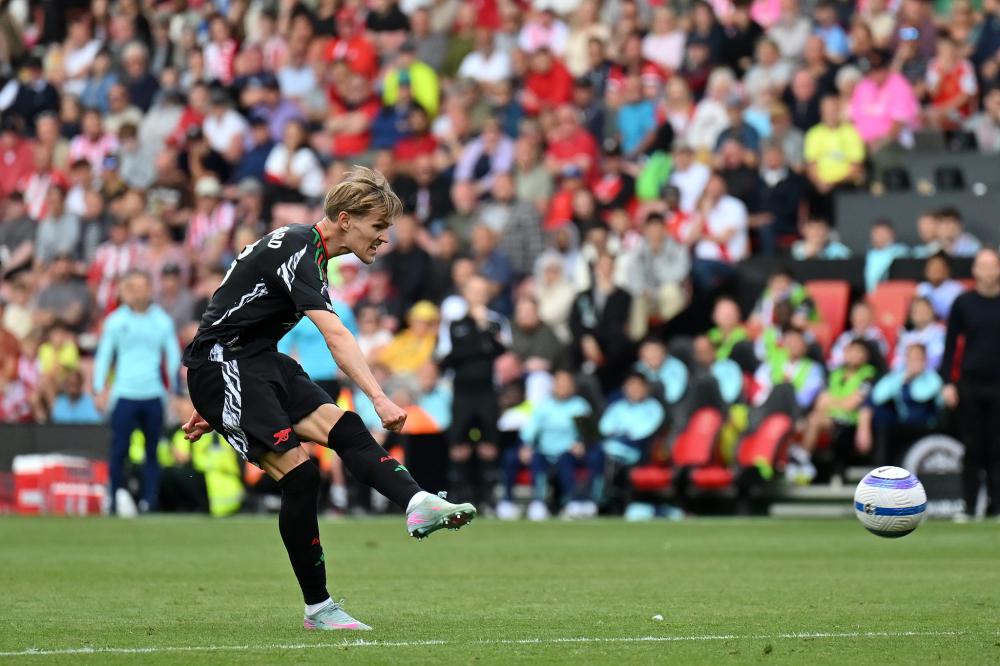 詹姆斯谈加冕庆祝：这辈子第一次这么张扬，今天需要这个时刻